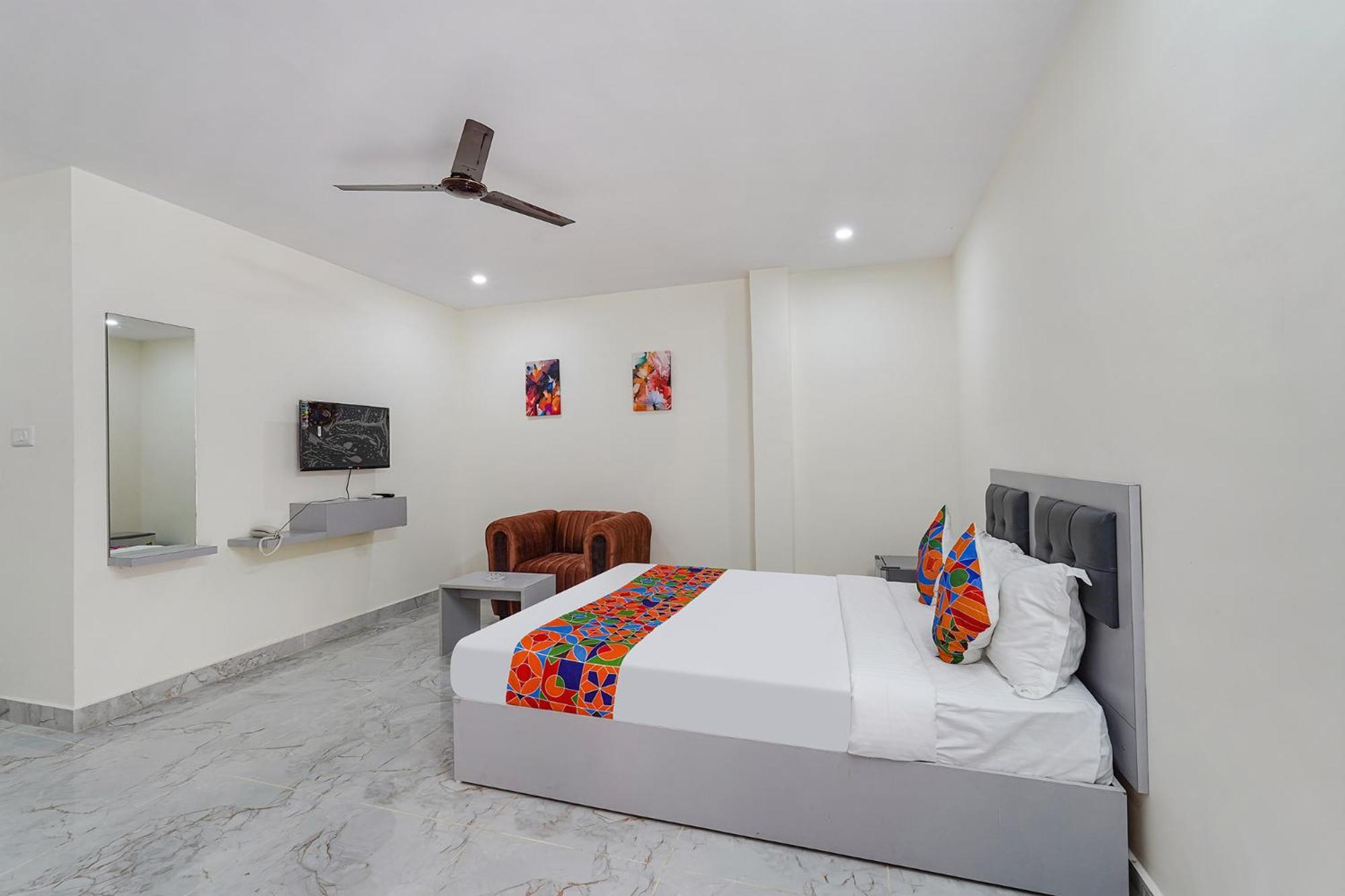Hotel Ivory Pearl Bangalore Esterno foto